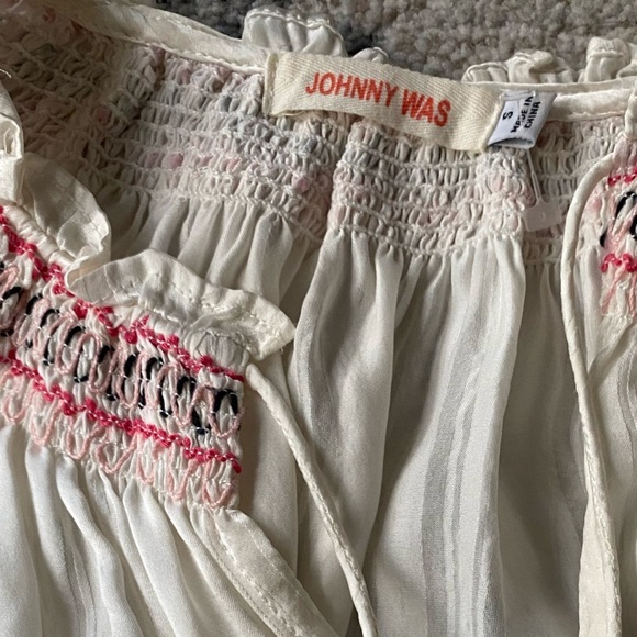 Johnny Was Silk Smock Peasant White Embroidered Blouse size Small - Picture 7 of 7